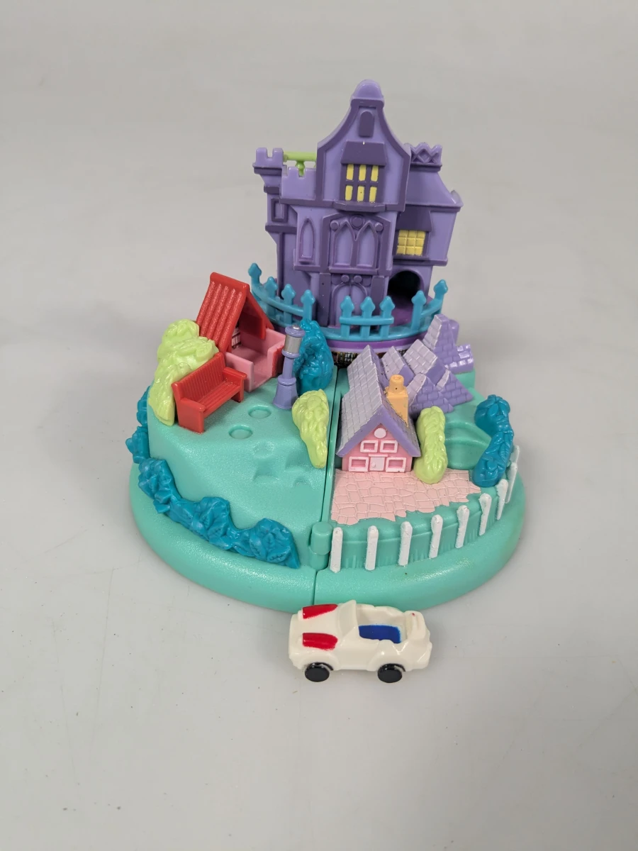 2 verschillende polly pocket sets met Sneeuwwitje, Cruella, dwergen en Dalmatiërs - foto 3