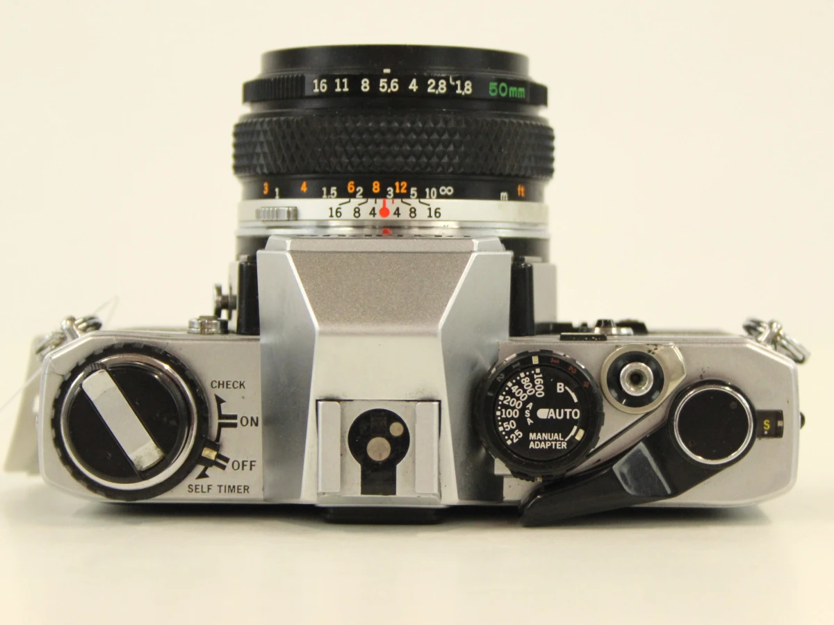 Olympus OM-10 analoge camera met 50 mm lens - foto 5