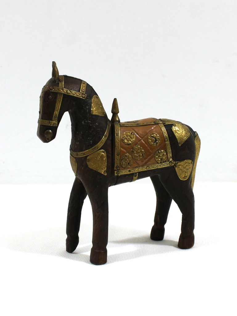 Rajasthani Houten Paard – kavel bij De Kringwinkel, Maaseik