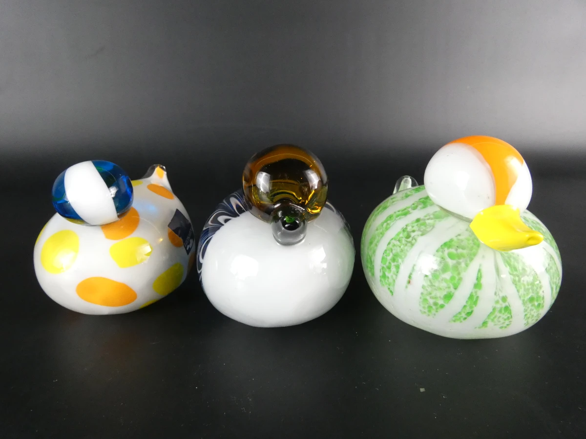 Set van 7 decoratieve glazen vogelfiguren. - foto 5