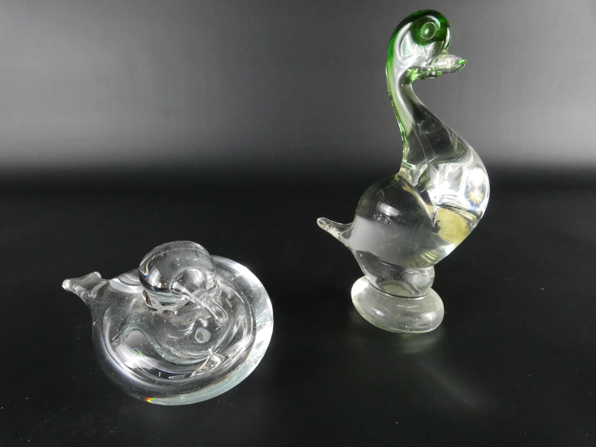 Set van 7 decoratieve glazen vogelfiguren. - foto 15
