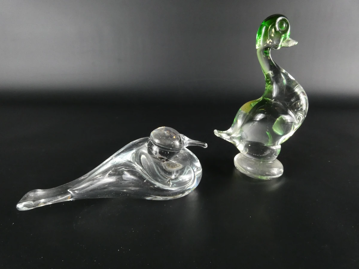 Set van 7 decoratieve glazen vogelfiguren. - foto 16