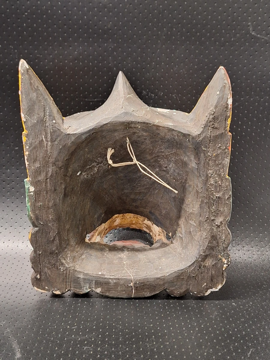 Driedelige set handgesneden Balinese maskers van hout - foto 10