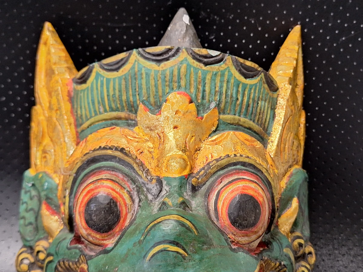 Driedelige set handgesneden Balinese maskers van hout - foto 8