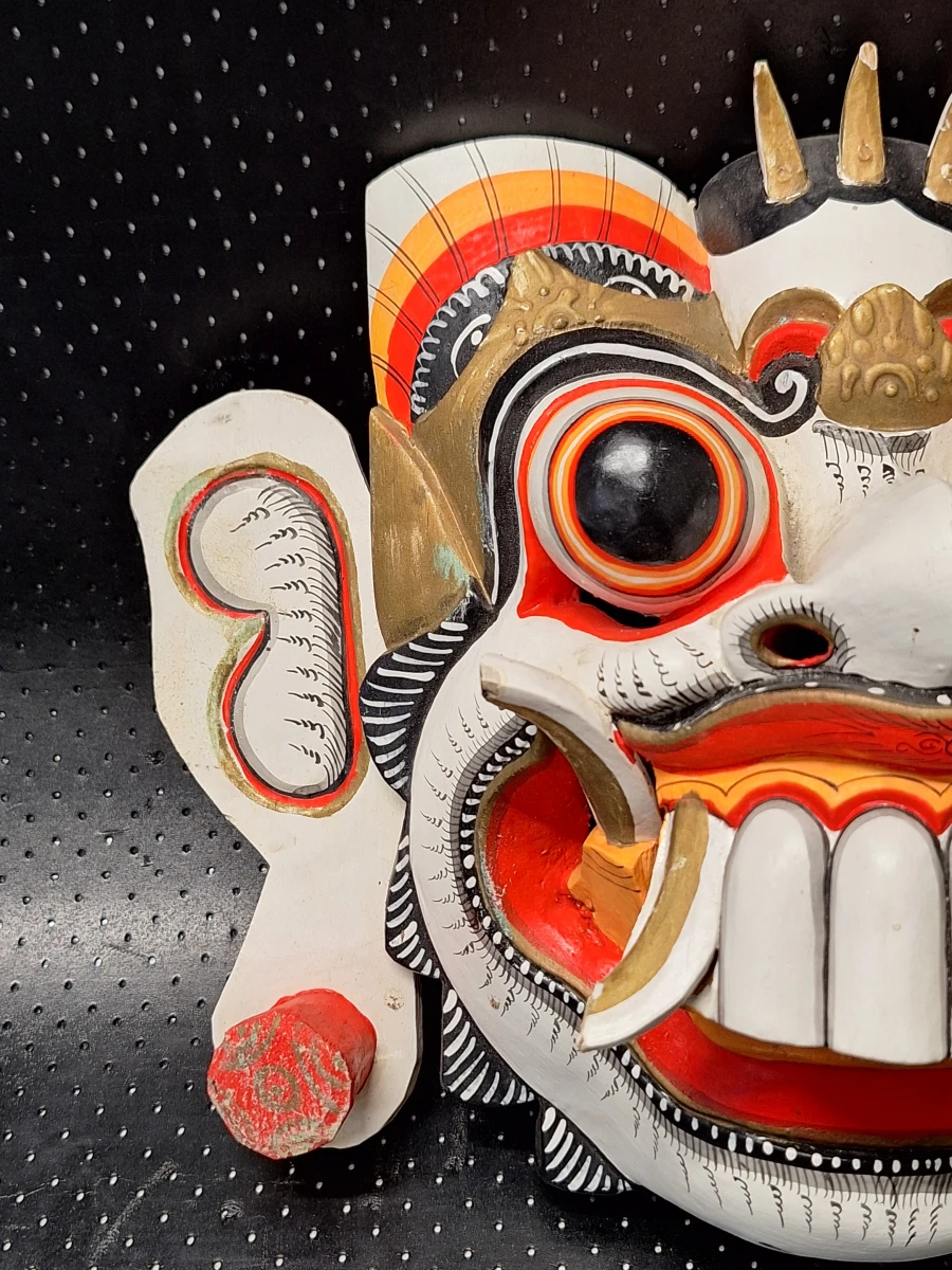 Driedelige set handgesneden Balinese maskers van hout - foto 15