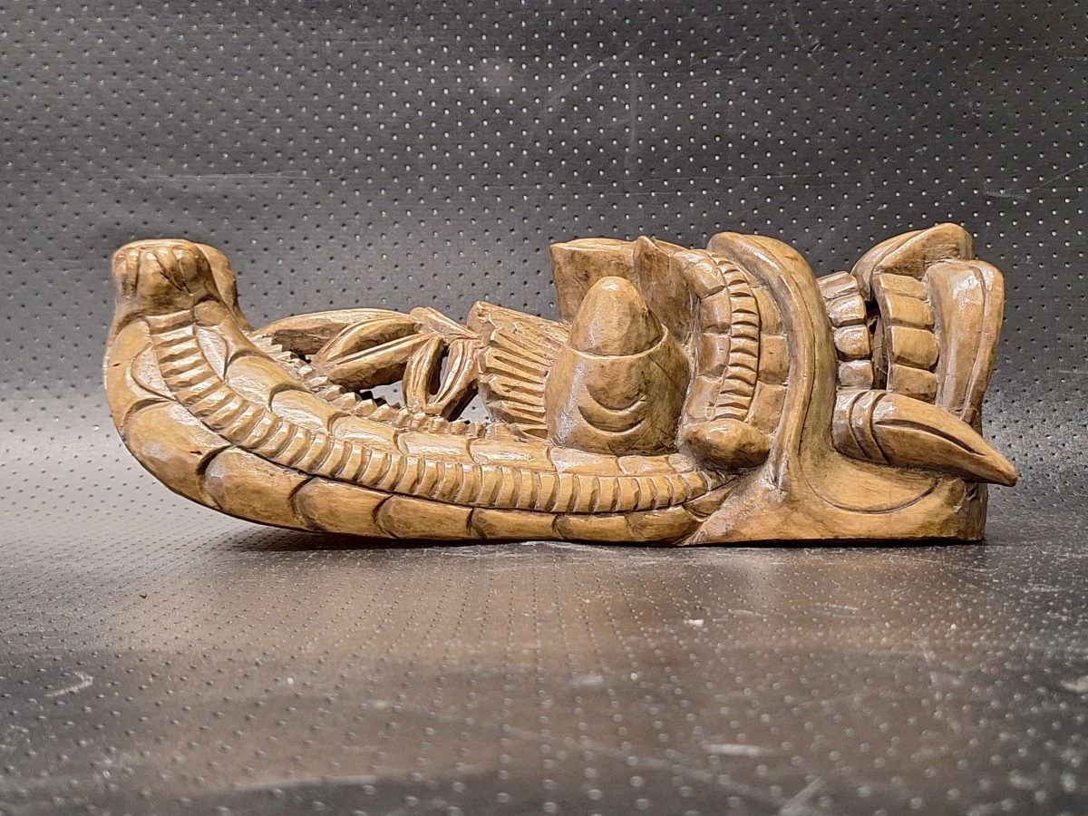 Driedelige set handgesneden Balinese maskers van hout - foto 4