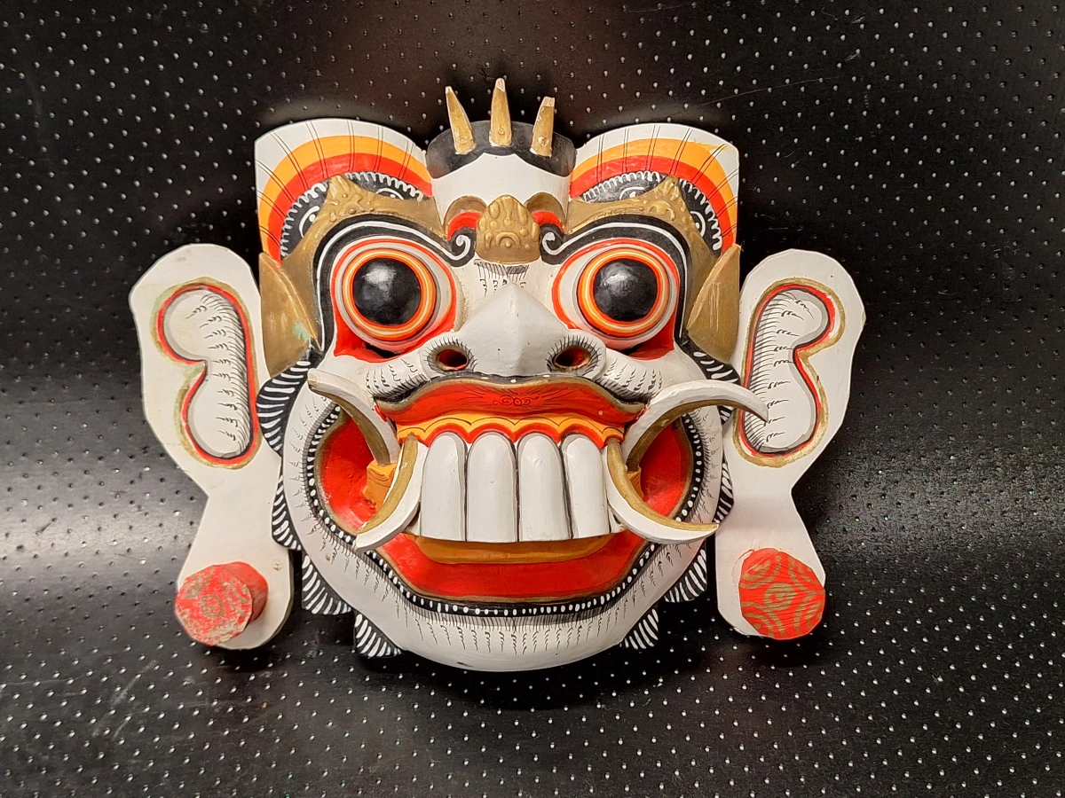 Driedelige set handgesneden Balinese maskers van hout - foto 11