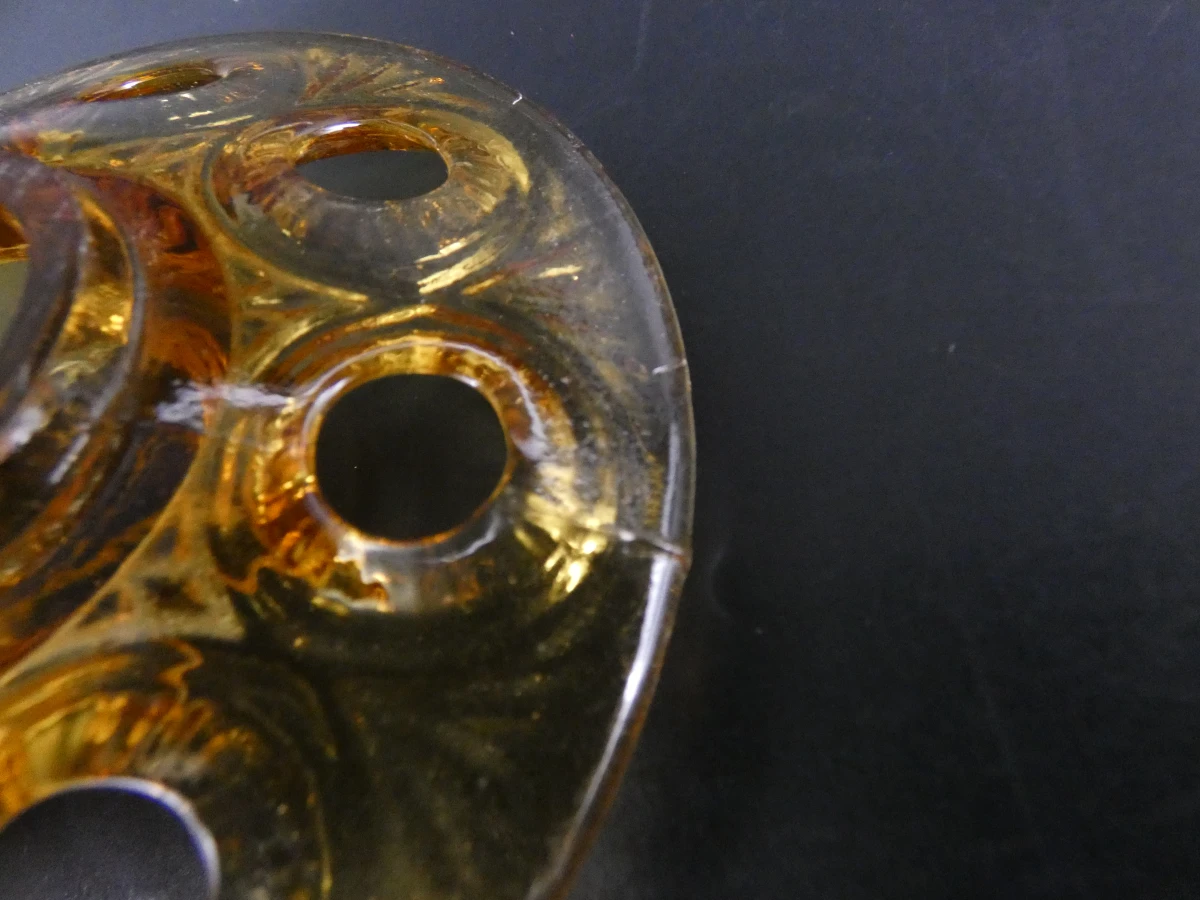 Vintage amberkleurige Art Deco glazen vaas met pique-fleurs - foto 13