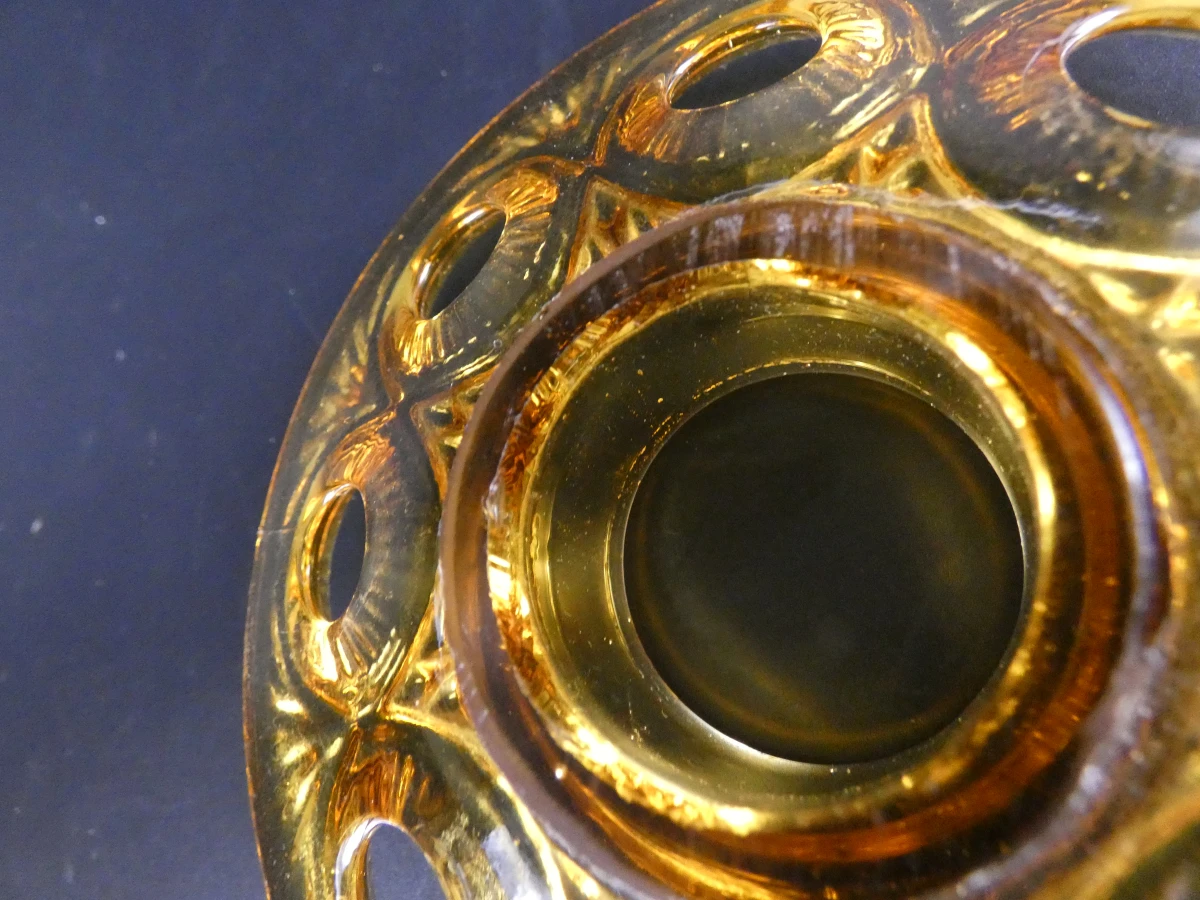 Vintage amberkleurige Art Deco glazen vaas met pique-fleurs - foto 14