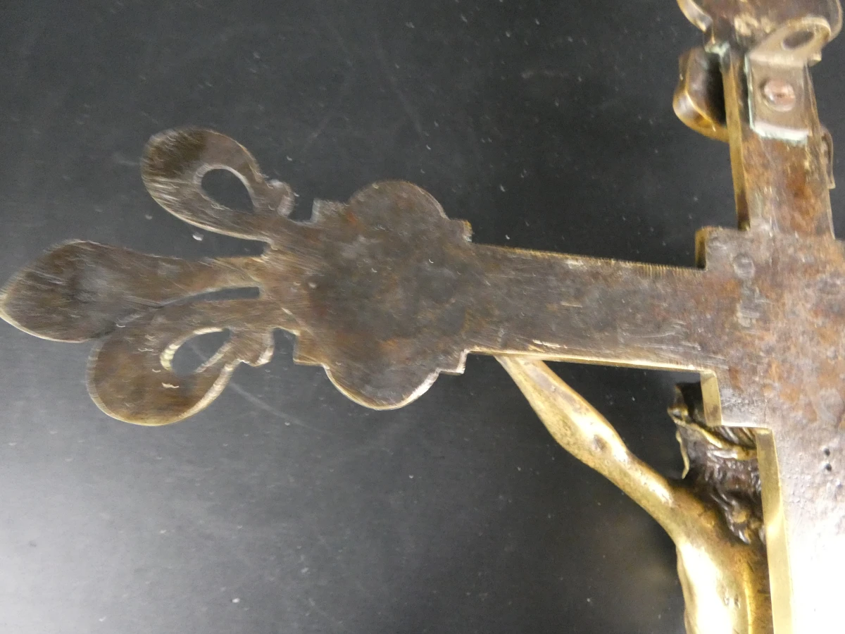 Messing kruis met Jezusfiguur - foto 10