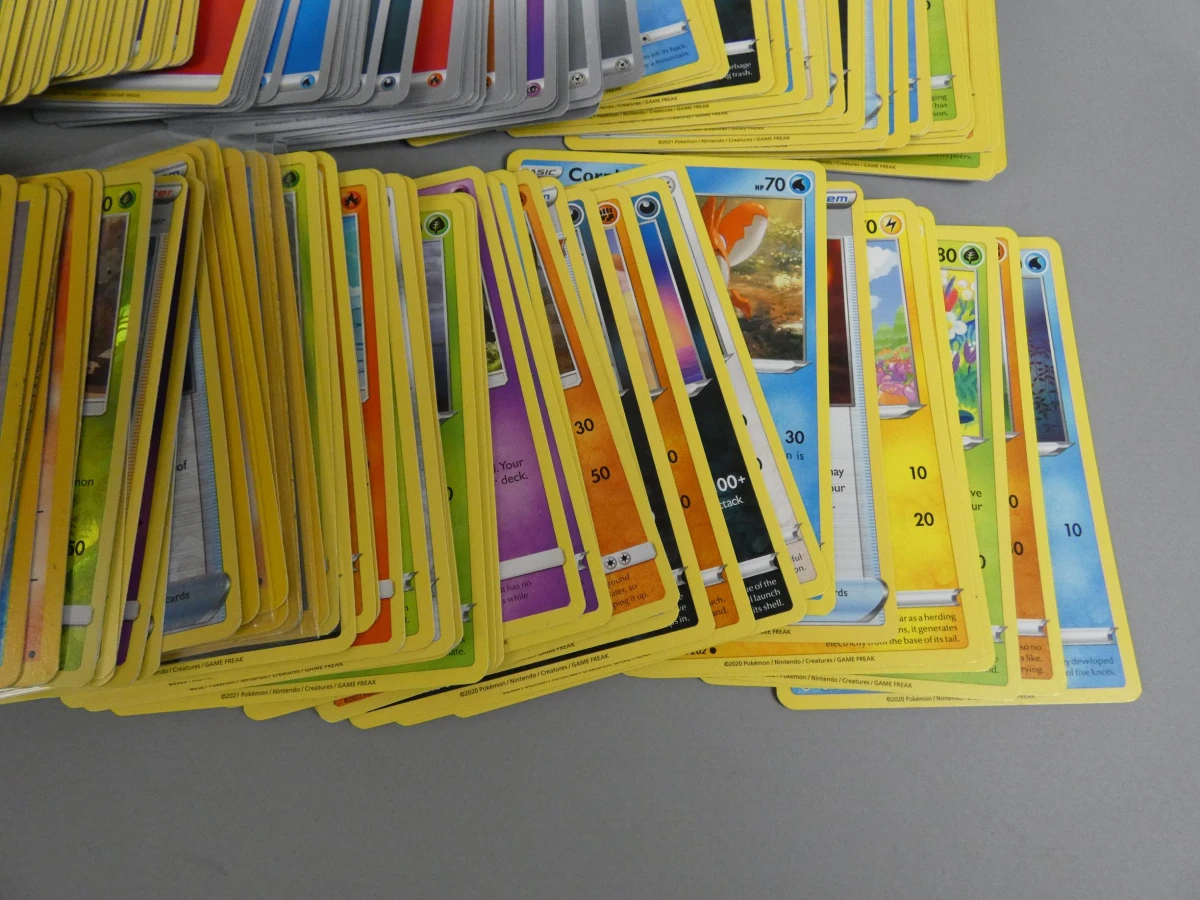 180 Pokémon kaarten in blik - foto 5