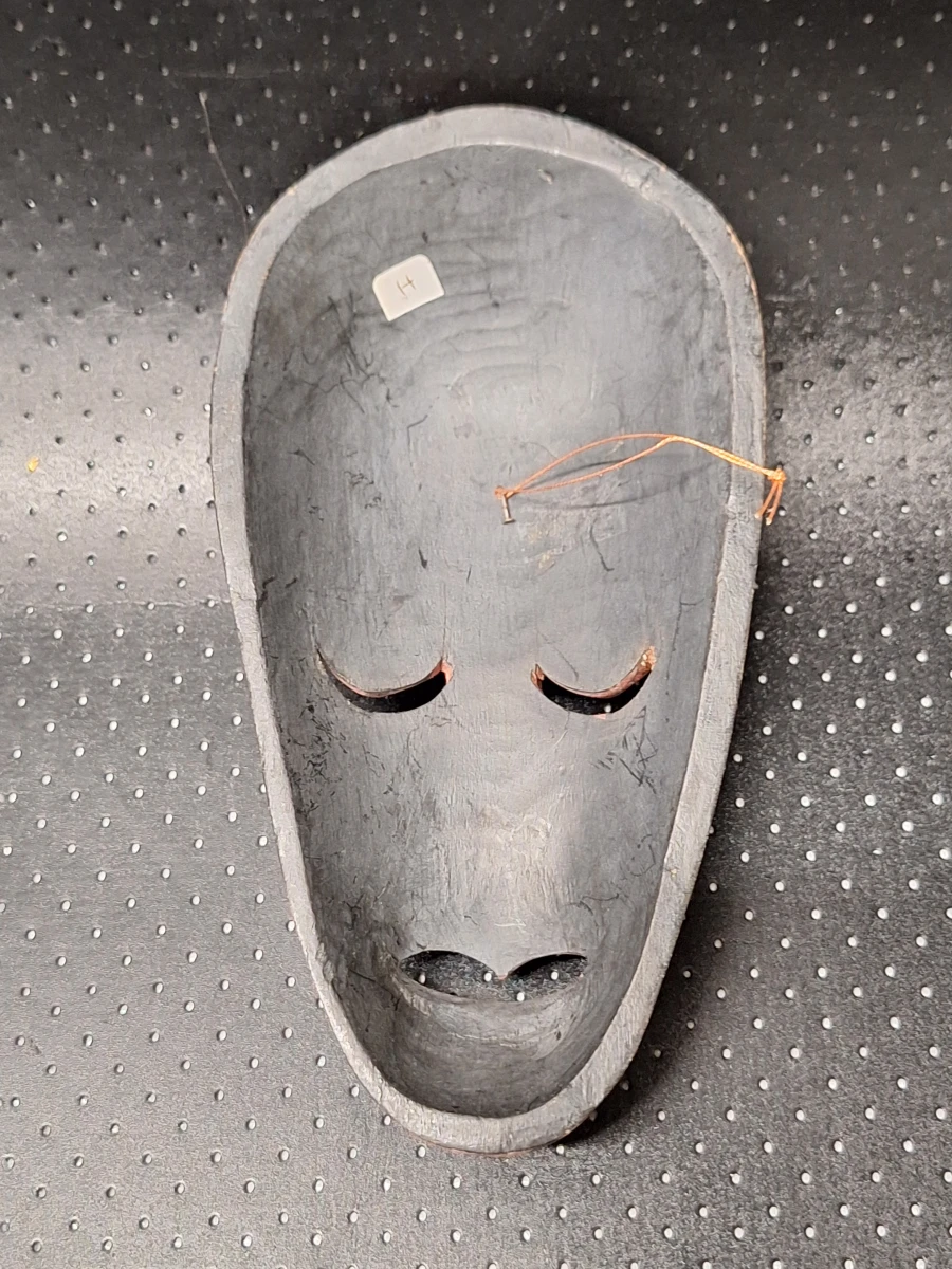 Set van drie vintage houten wandmaskers uit Afrika, Azie en Indonesie - foto 15