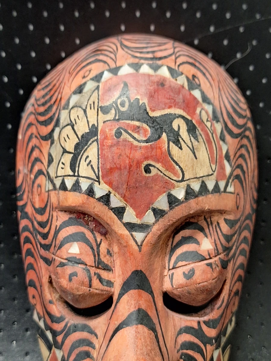 Set van drie vintage houten wandmaskers uit Afrika, Azie en Indonesie - foto 11