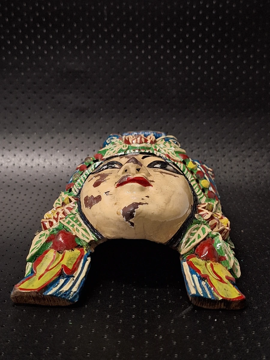 Set van drie vintage houten wandmaskers uit Afrika, Azie en Indonesie - foto 20
