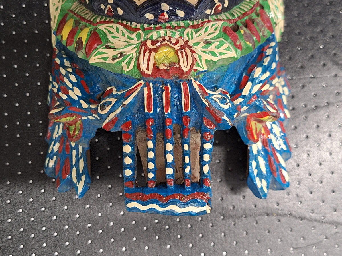 Set van drie vintage houten wandmaskers uit Afrika, Azie en Indonesie - foto 21