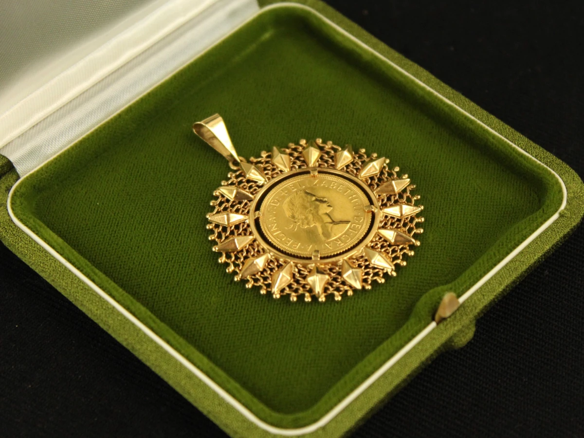 Vintage 18 karaats gouden hanger met Britse Sovereign 1958 – Scudellaro & Pavan - foto 3