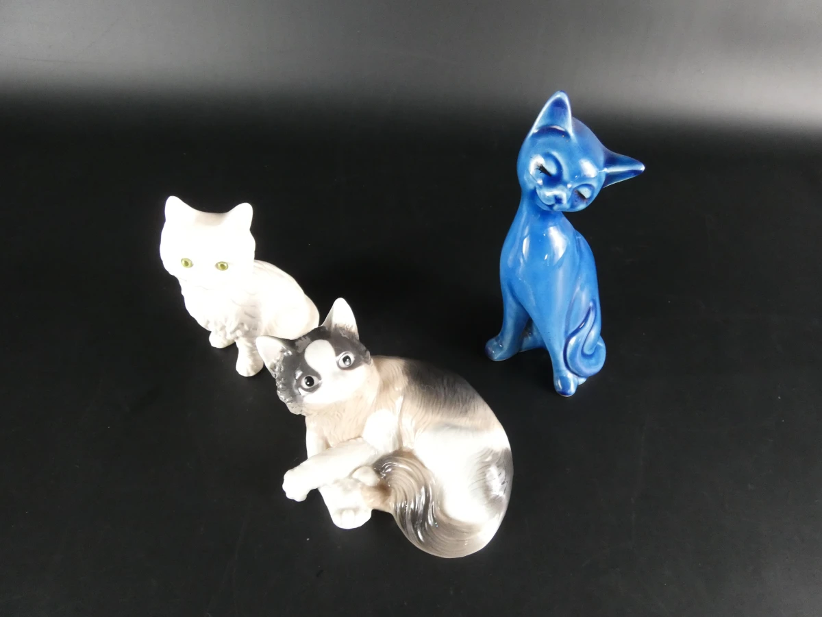 Set van 3 keramische kattenfiguren – kavel bij De Kringwinkel, Heverlee