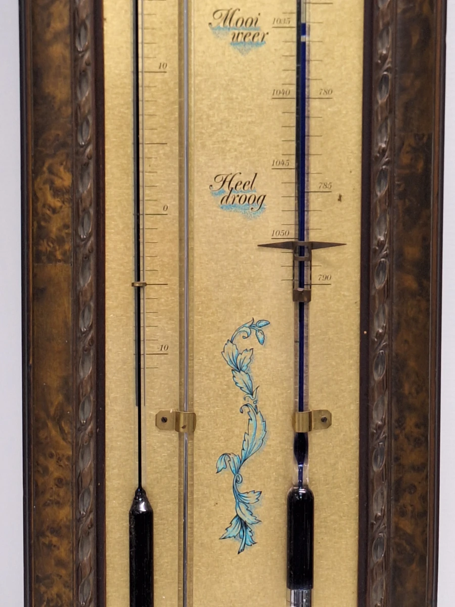 Vintage wandbarometer met thermometer in decoratieve houten lijst - foto 3