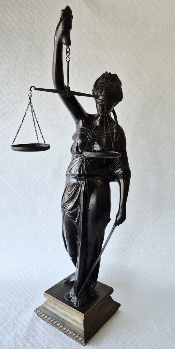 Bronzen beeld van Vrouw Justitia - foto 2