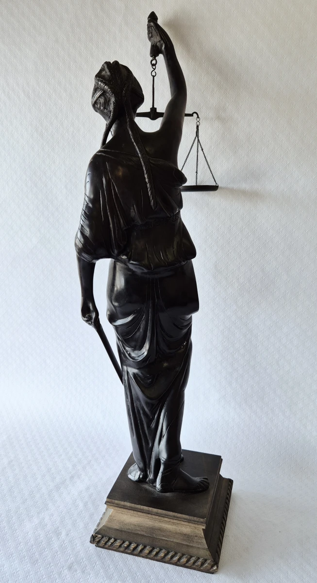 Bronzen beeld van Vrouw Justitia - foto 8