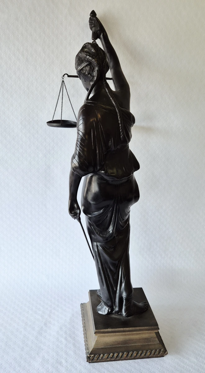 Bronzen beeld van Vrouw Justitia - foto 9