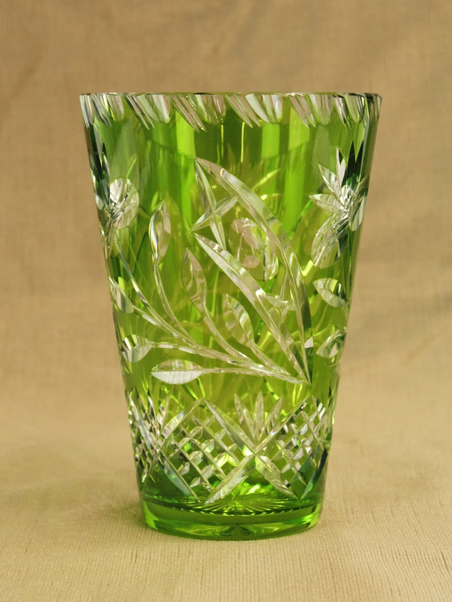 Groene geslepen kristallen vaas met bloemmotief - foto 2
