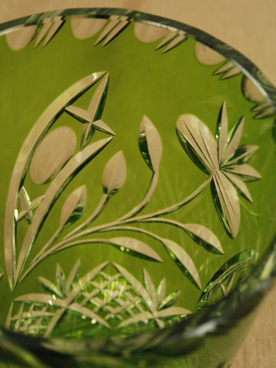 Groene geslepen kristallen vaas met bloemmotief - foto 5