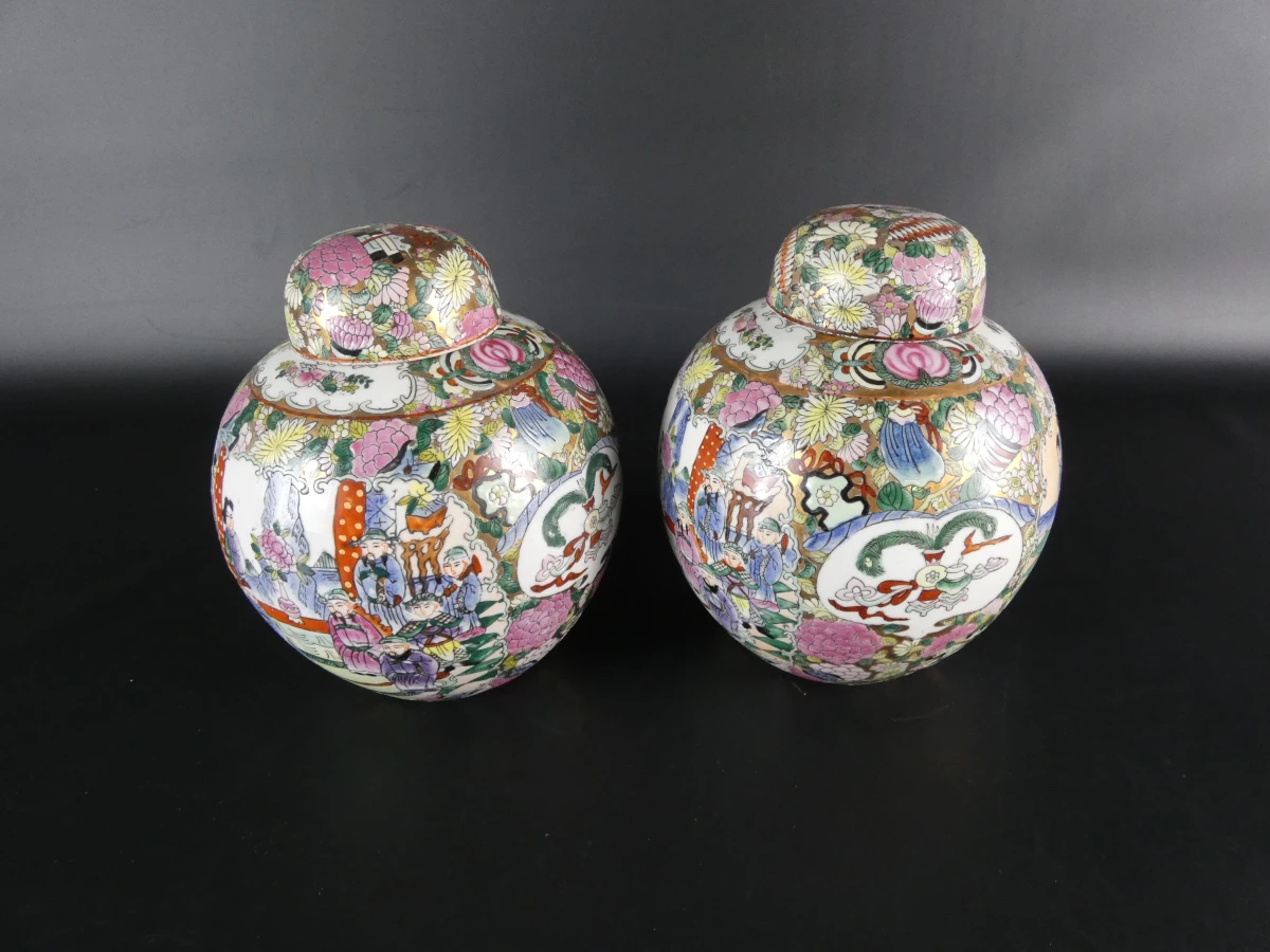 Set van 2 Chinese dekselvazen met kleurrijke decoratie - foto 2