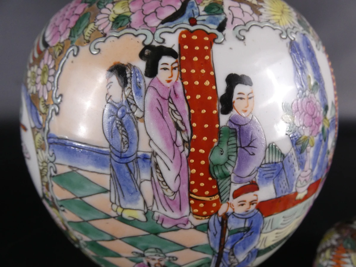 Set van 2 Chinese dekselvazen met kleurrijke decoratie - foto 5
