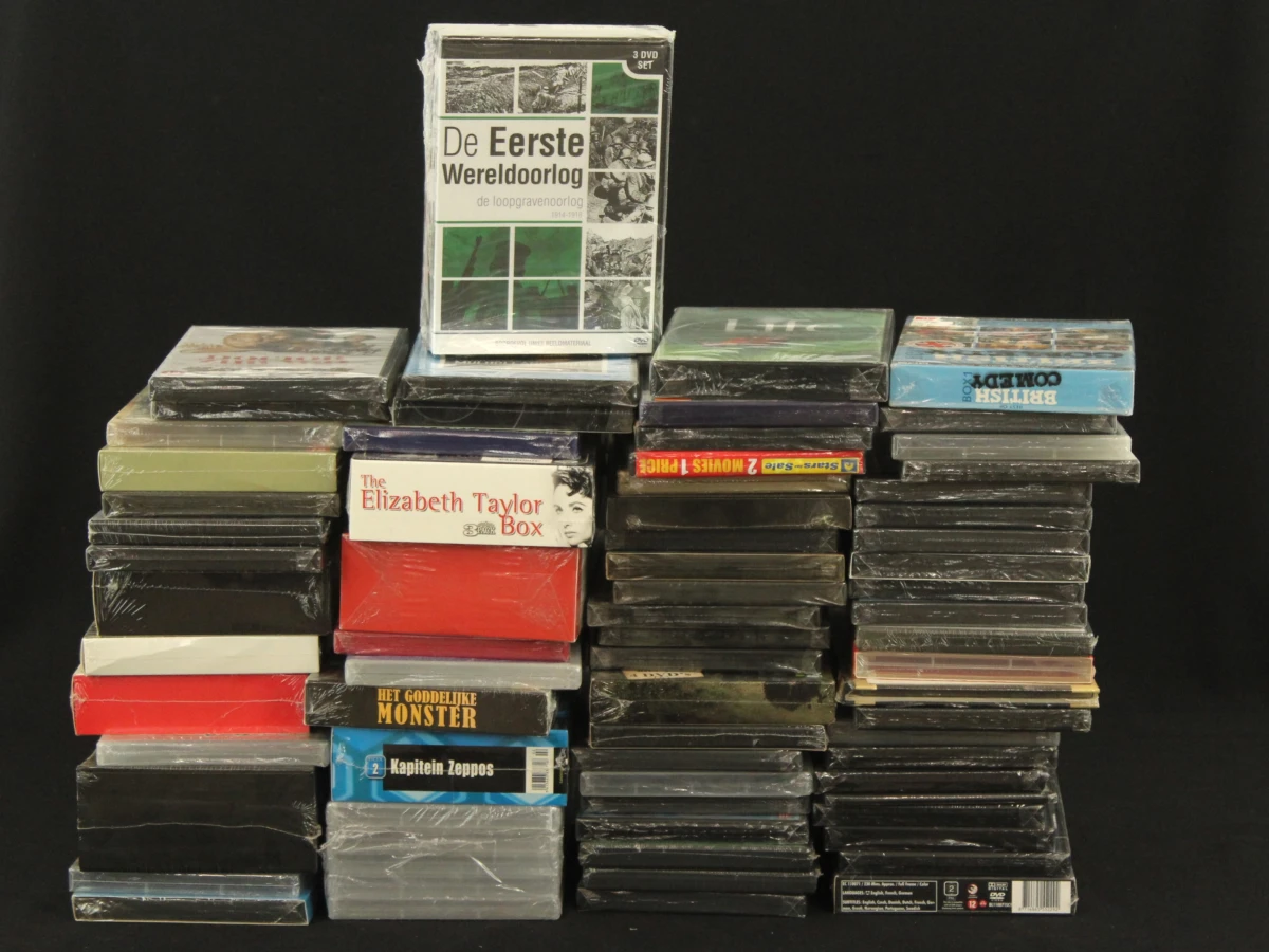 Grote nog Verzegelde collectie DVD’s & boxsets – kavel bij De Kringwinkel, Antwerpen