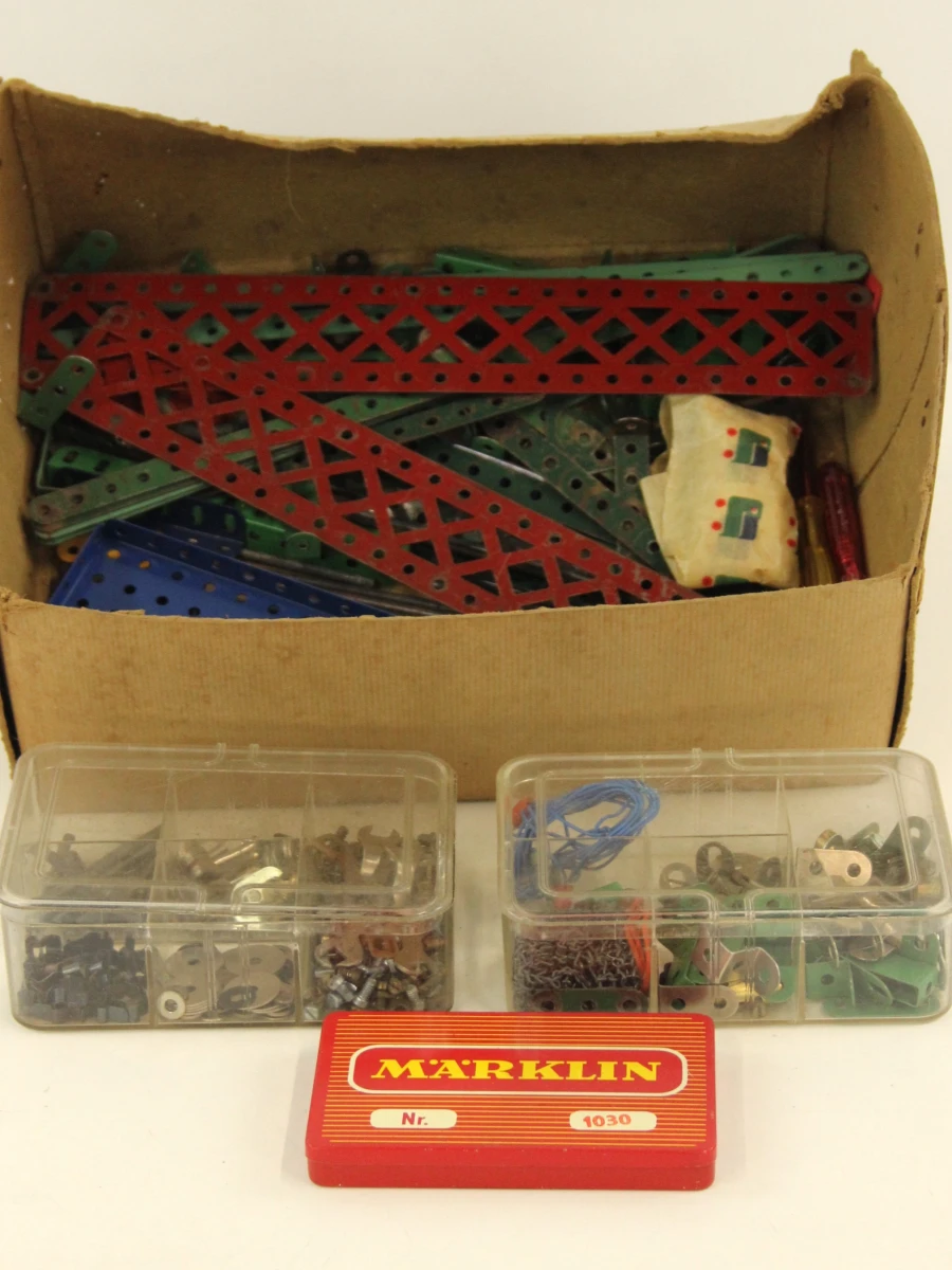 Partij vintage Meccano & Märklin metalen bouwsets met onderdelen en documentatie - foto 2