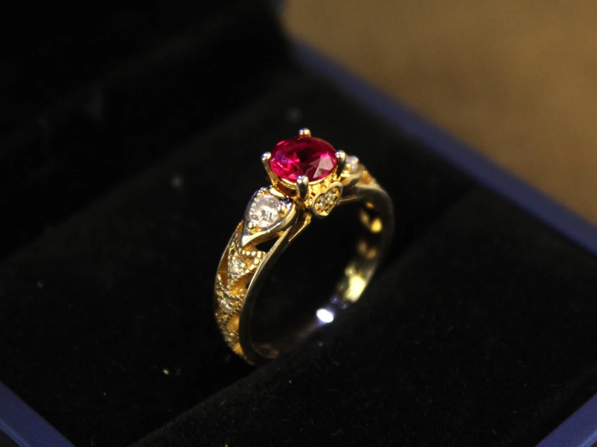 Vergulde sterling zilveren ring met robijn - Gem Stone King - foto 2