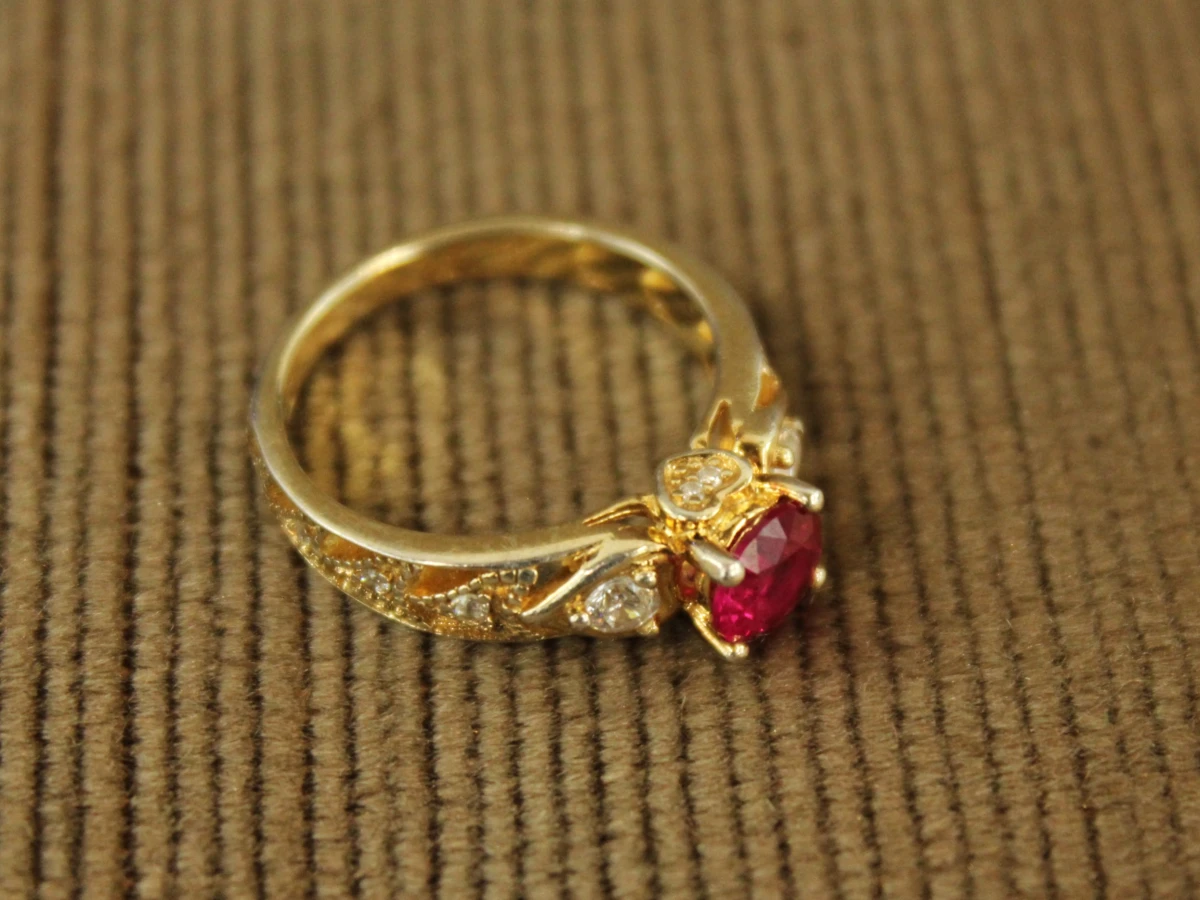 Vergulde sterling zilveren ring met robijn - Gem Stone King - foto 4