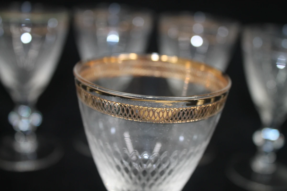 Set van 11 vintage kristallen wijnglazen met gouden rand - foto 7