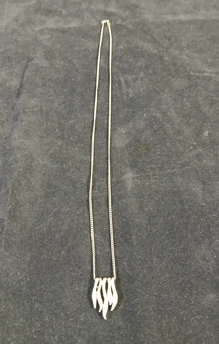 Zilveren ketting met abstracte hanger en zirkonia's - foto 2