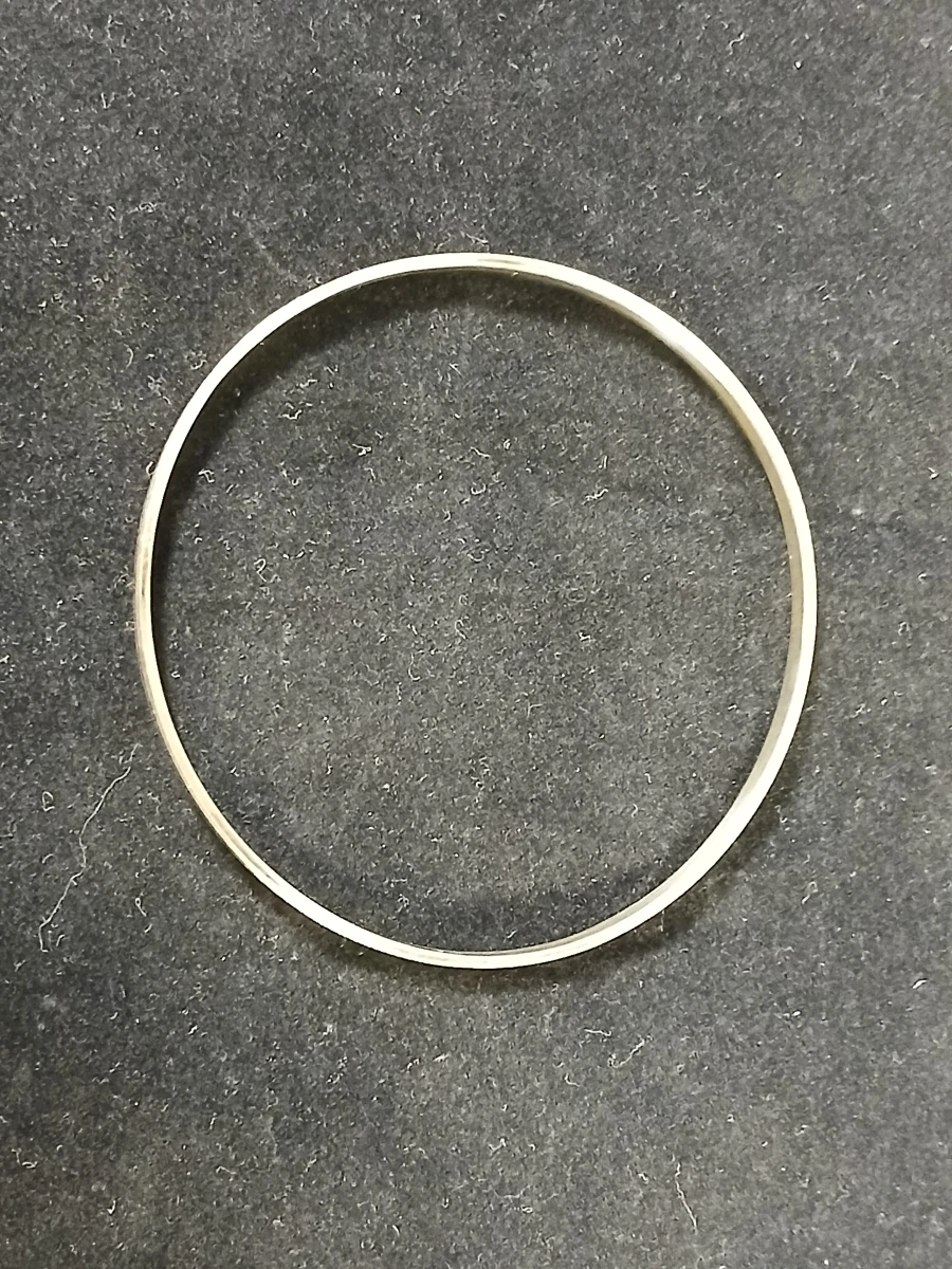 Set van twee vintage armbanden, één met bloemmotief - foto 4