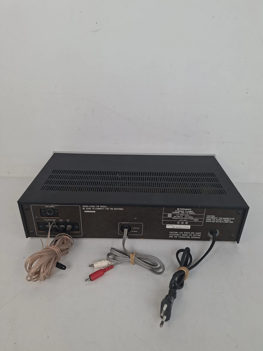 Vintage Pioneer TX-520L Stereo Tuner – Klassieke Japanse Hifi (1981-1982) – kavel bij De Kringwinkel, Waardamme