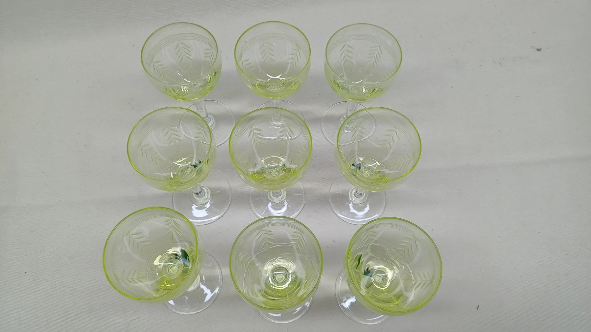 Set van 9 vintage uranium likeurglazen - foto 5