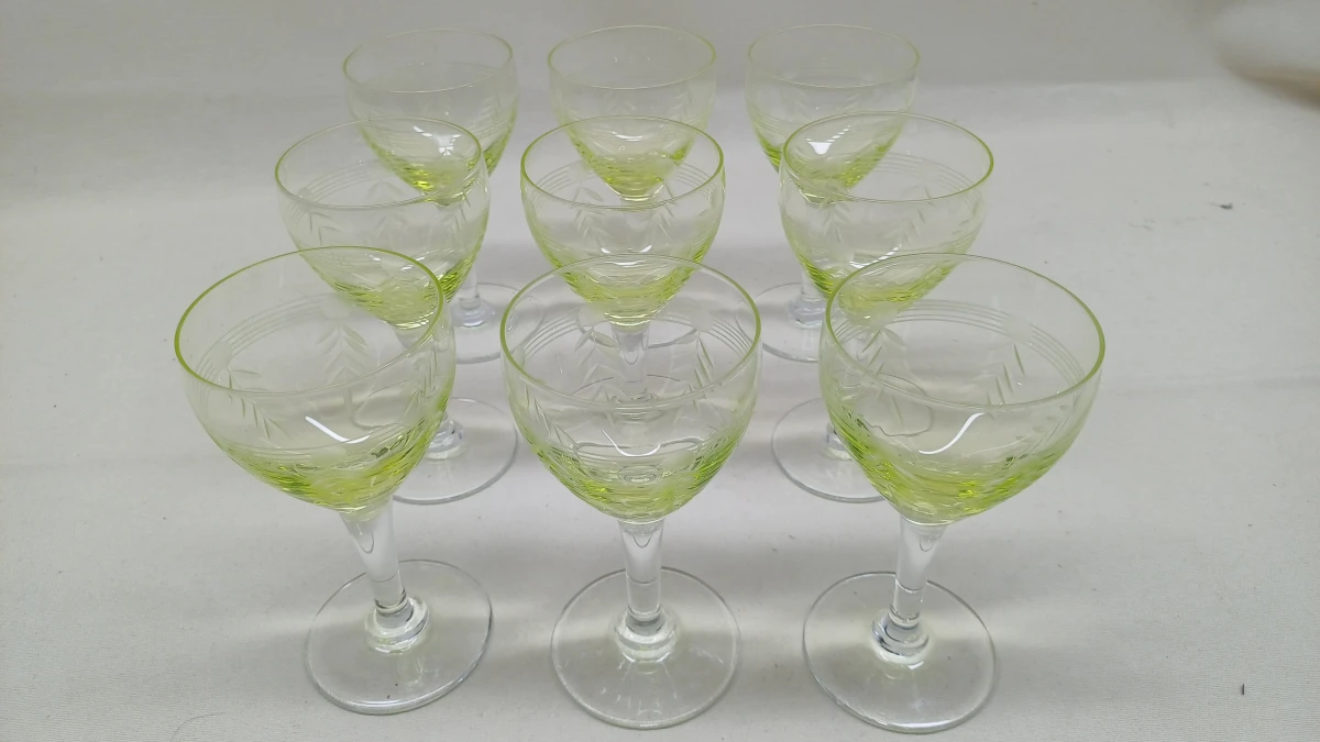 Set van 9 vintage uranium likeurglazen - foto 3