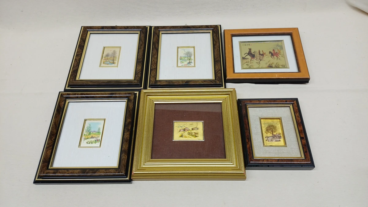 Set van 6 ingelijste kleine kunstwerkjes op zilver- en goudplaat - foto 2