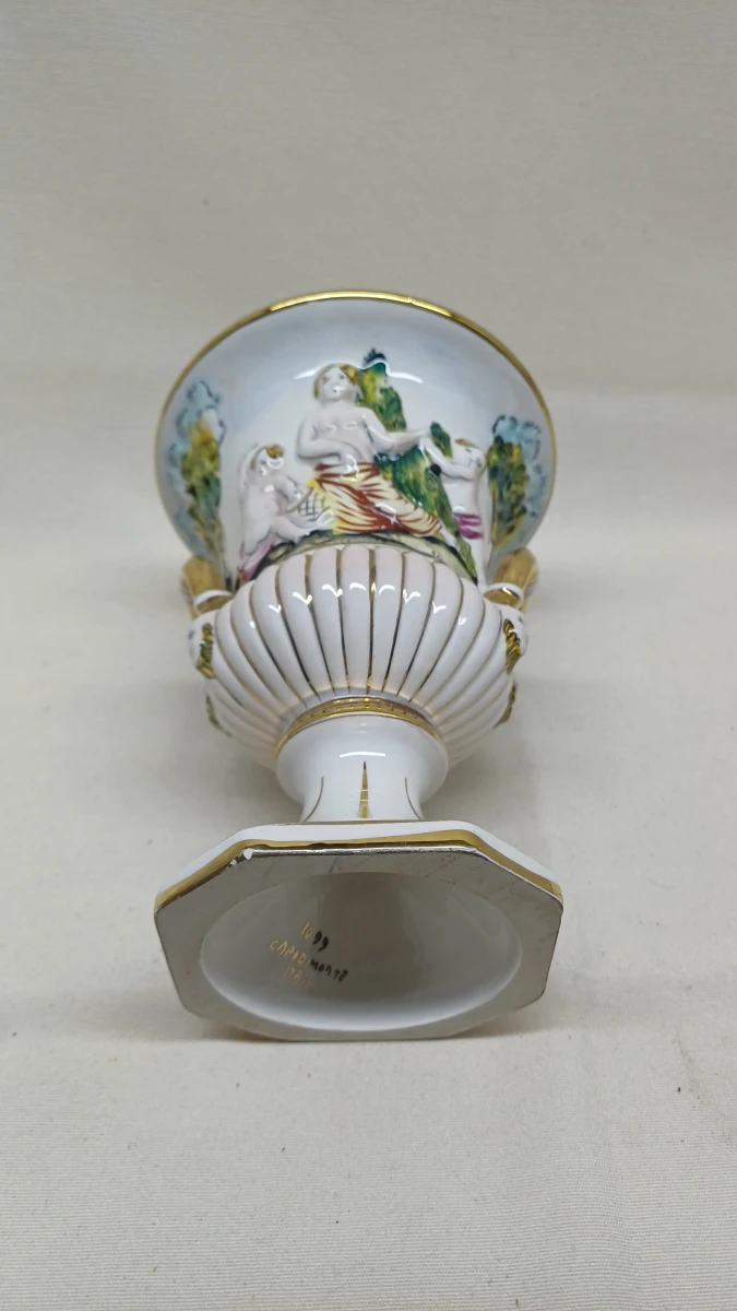 Set Capodimonte porselein met bord en vaas - foto 6