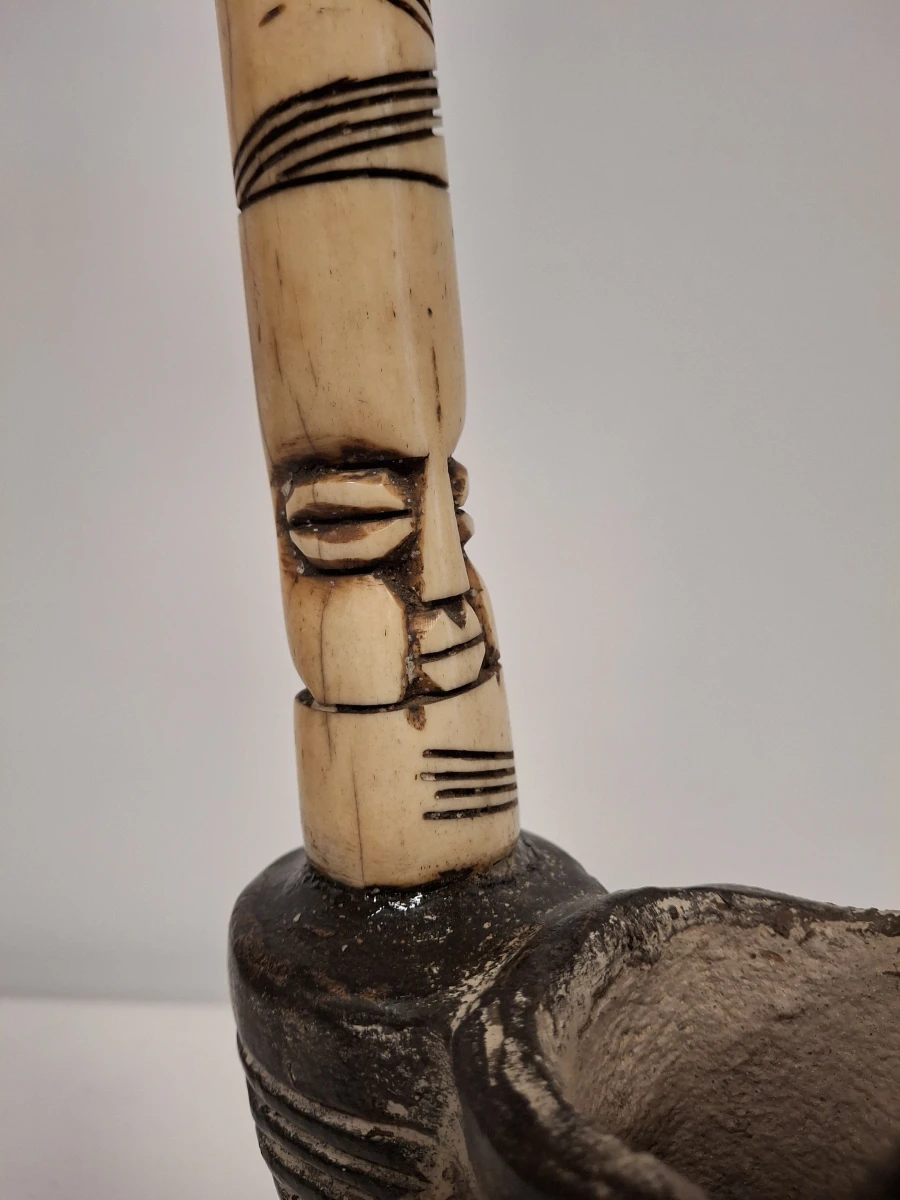Afrikaans houtsnijwerk met beensculptuur - foto 8