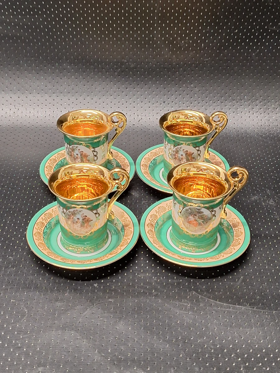Antieke Porseleinen Mokka- / Espressoset van B&S (Bavaria) - 4 Kop-en-Schotels met Vergulding en Galante Scènes - foto 3