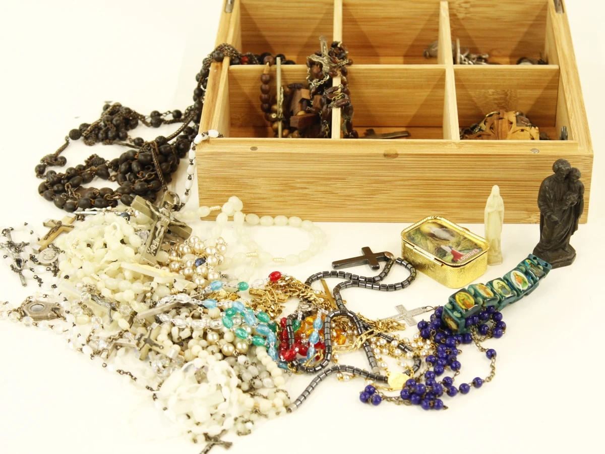 Set religieuze medailles, rozenkransen en iconen - foto 2