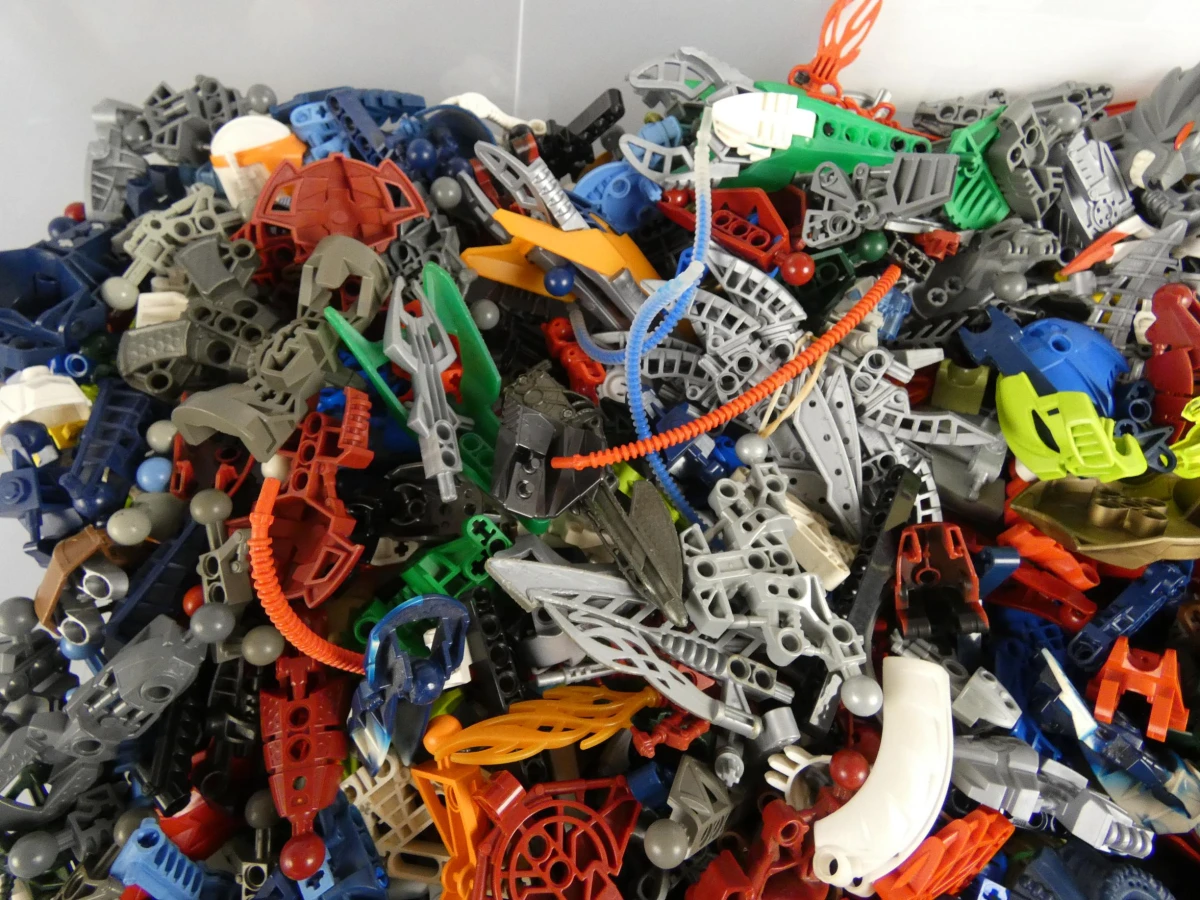 3,86 Kg Lego Bionicle onderdelen - foto 2