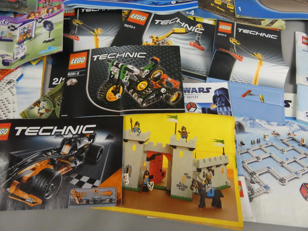 Collectie Lego instructieboeken - foto 5