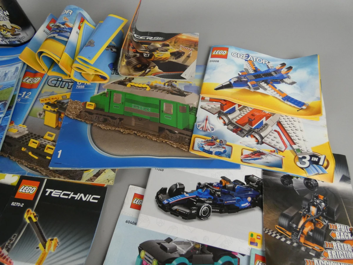 Collectie Lego instructieboeken - foto 7