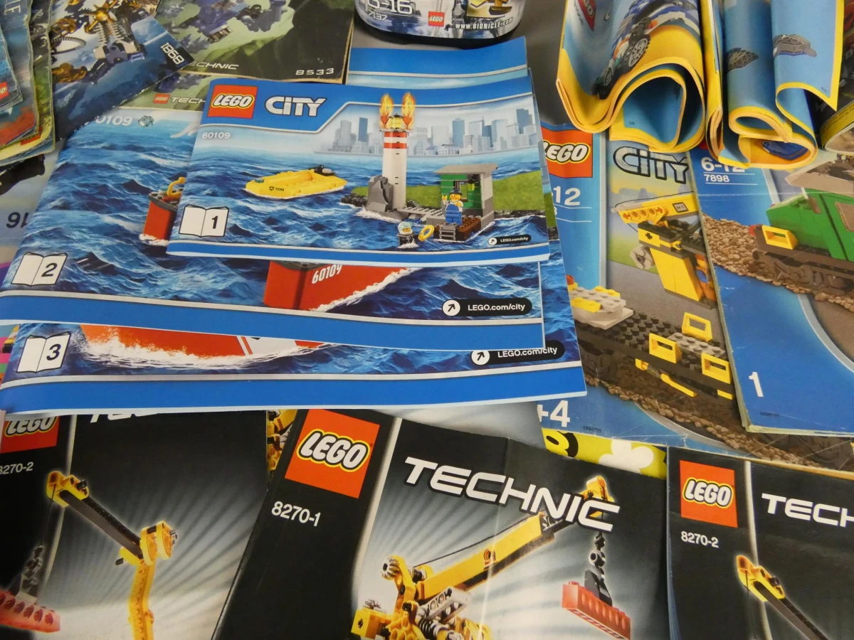 Collectie Lego instructieboeken - foto 4