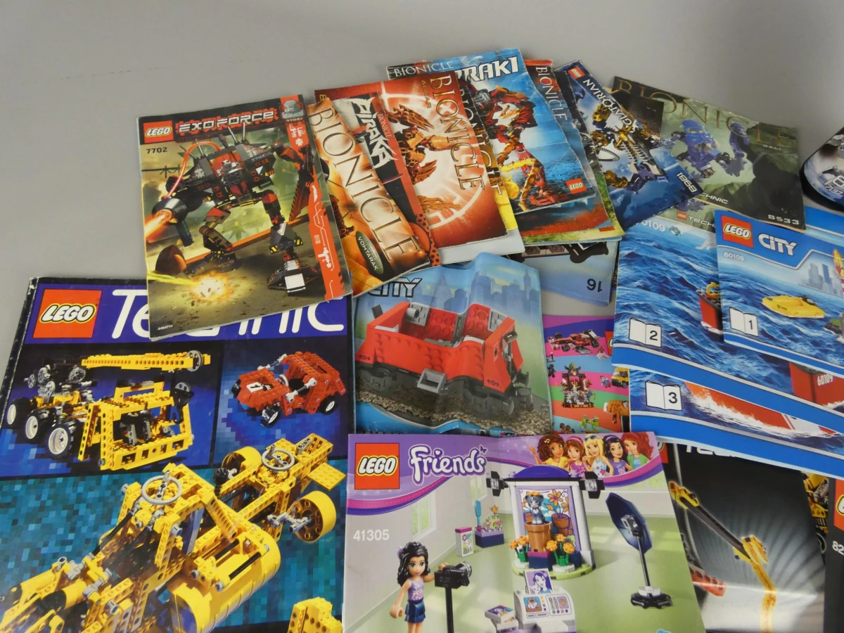 Collectie Lego instructieboeken - foto 3