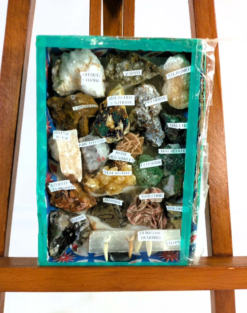 Verzameling mineralen en kristallen met drie presentatiedozen en rookkwarts - foto 5